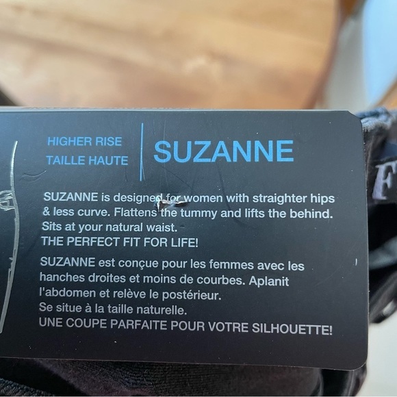 FDJ Suzanne Straight Ankle High Rise, Ruffle Kick Flare Denim Size 6 - Picture 4 of 9